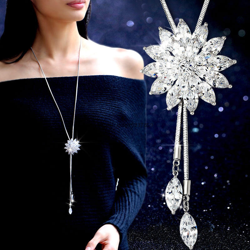 Korean Style Sparkling Black Rose Long Sweater Chain New High-End Elegant Retro Clothing Pendant Necklace Accessories